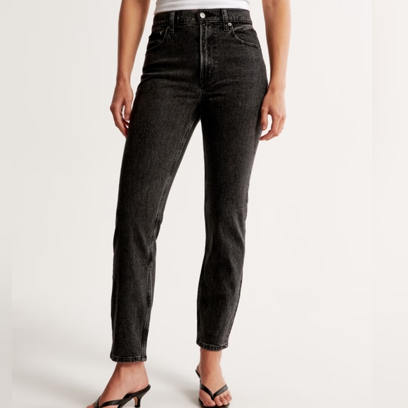 A&F - 80s Mom High Rise Jeans - 25R - Black - Picture 2 of 8